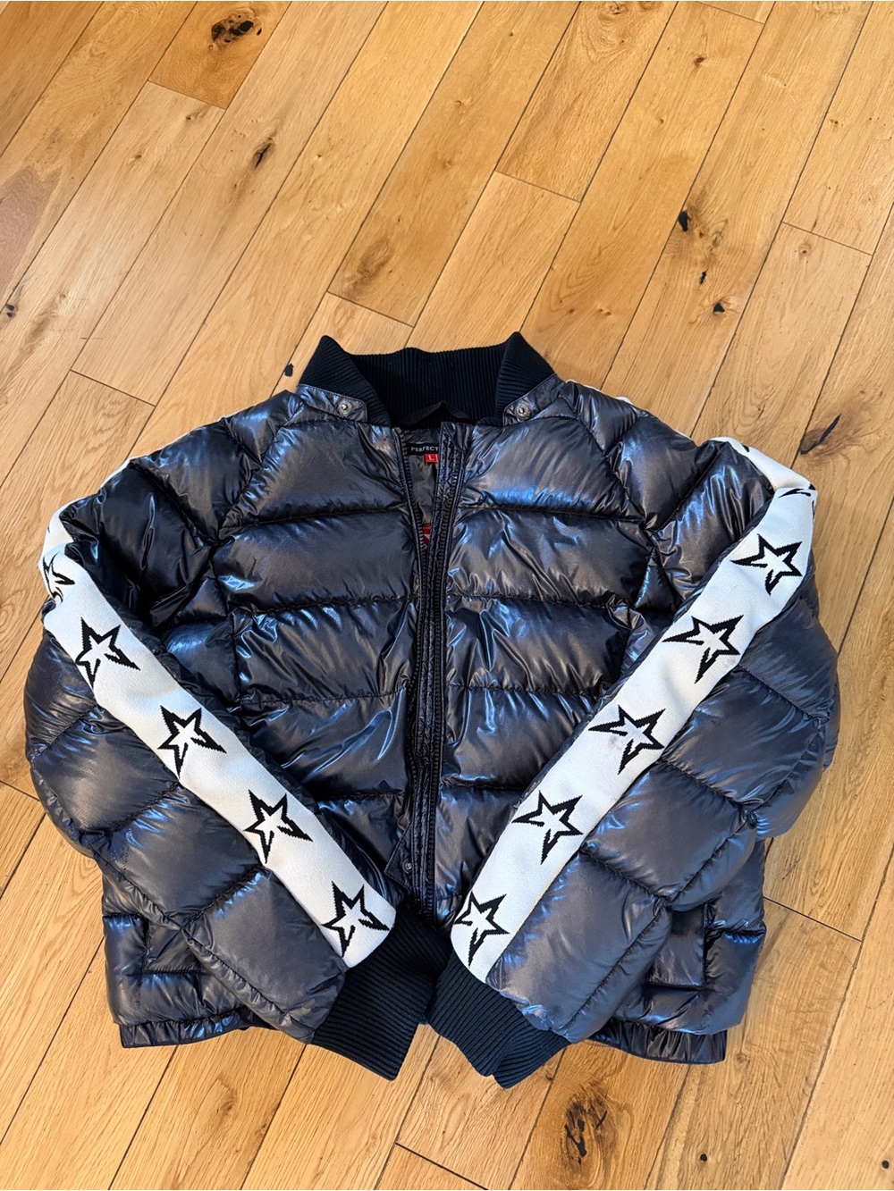 Perfect Moment Shiny Black Puffer Jacket w/ White Star-Trim Sleeves Women Large
